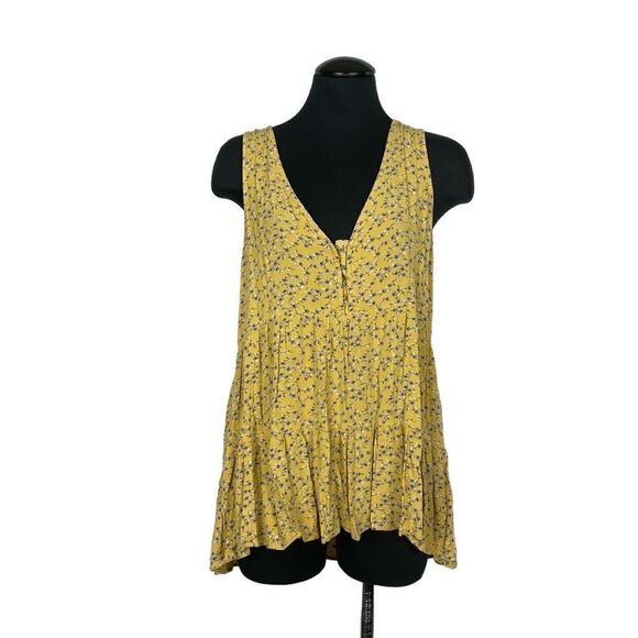 American Eagle Outfitters Tops - American Eagle‎ Outfitter’s Yellow Blue Floral Tank - Women’s M